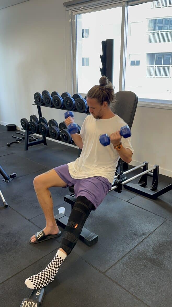 FOTOS: Vitor Kley rompe o ligamento e diz ser "uma nova pessoa"