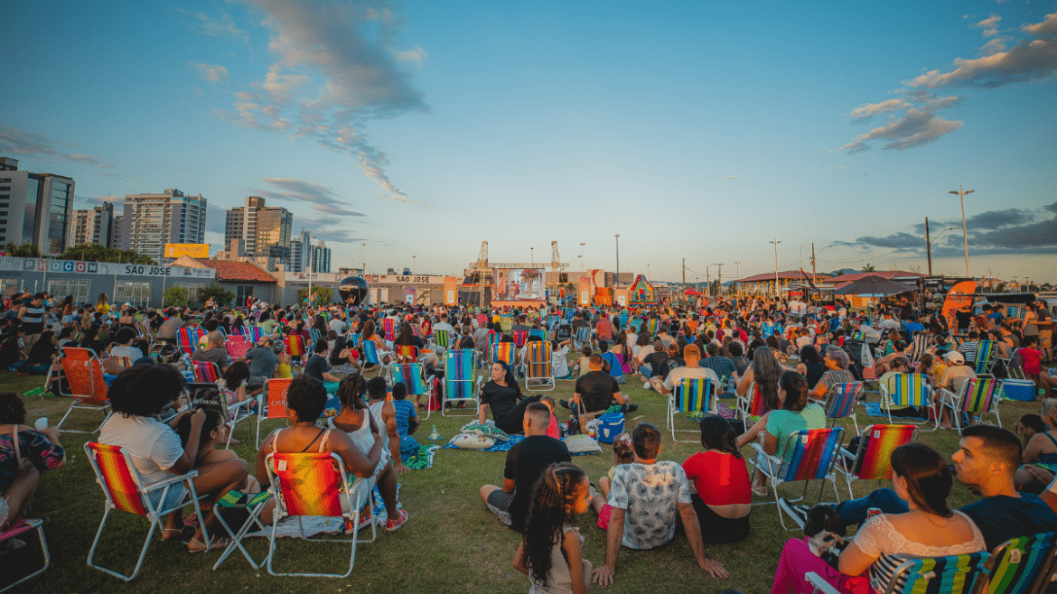 EVENTO: Cinema gratuito ao ar livre distribui pipoca em Floripa