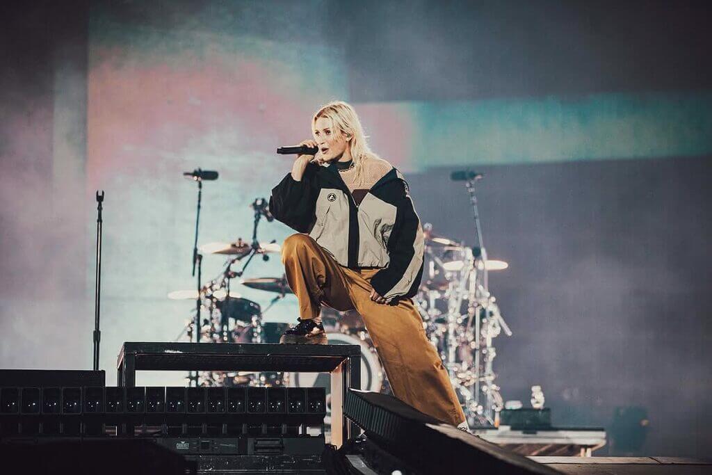 Emily Armstrong em show do Linkin Park