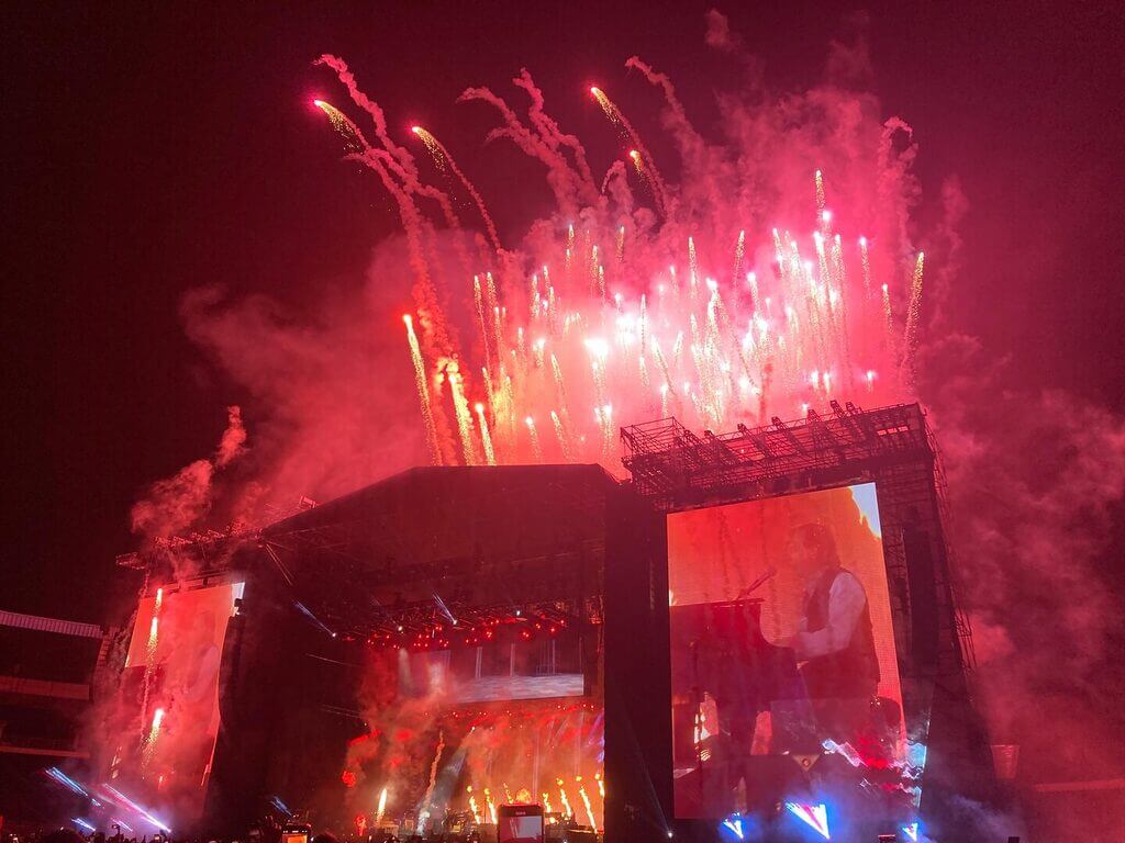 Paul encerrou o show em 2025 com “Golden Slumbers” (Foto: Mariana Barcellos, NSC Total)