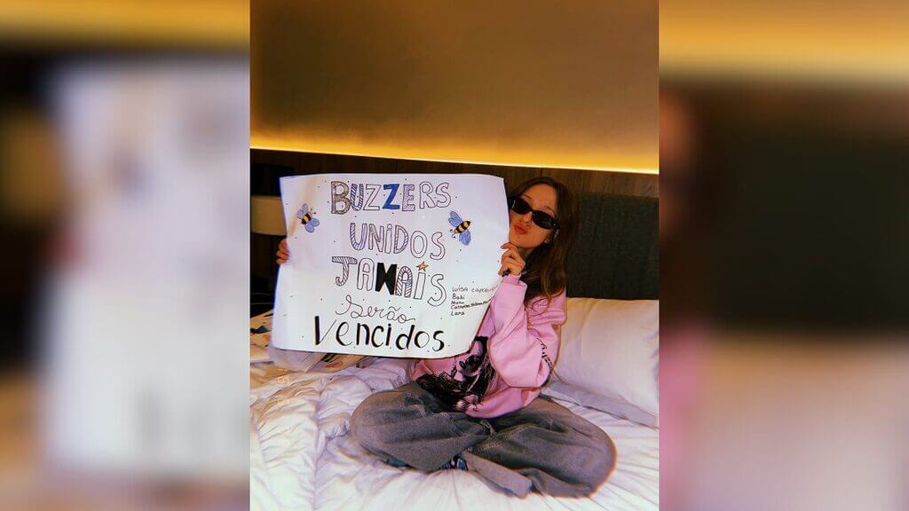 "Uma das minhas partes favoritas é ficar lendo os cartazes de vcs depois do show!" (Foto: reprodução, Redes Sociais)