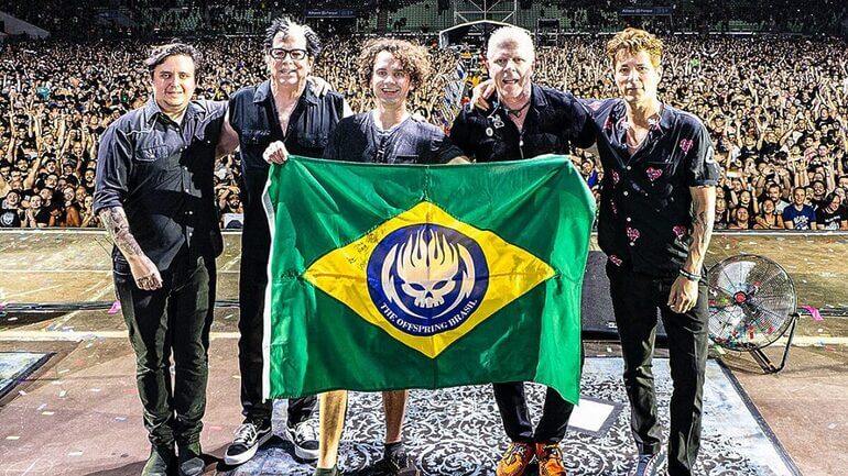 The Offspring passou pelo Brasil em março de 2025 com a turnê "Supercharged Worldwide" (Foto: Reprodução, Redes Sociais)