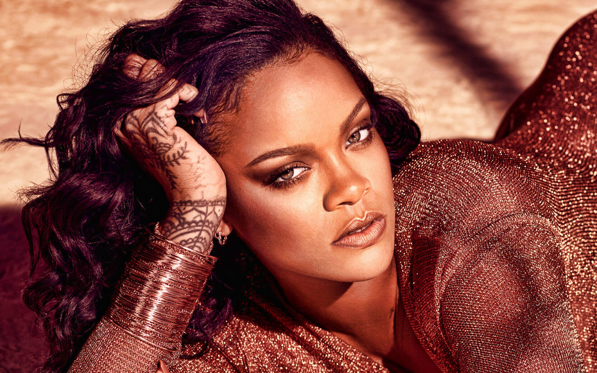 Da música à moda, conheça a história de vida de Rihanna