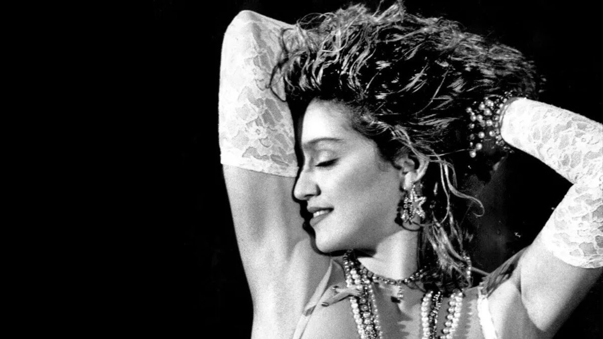 Quarentona e poderosa: a música de Madonna que continua bombando