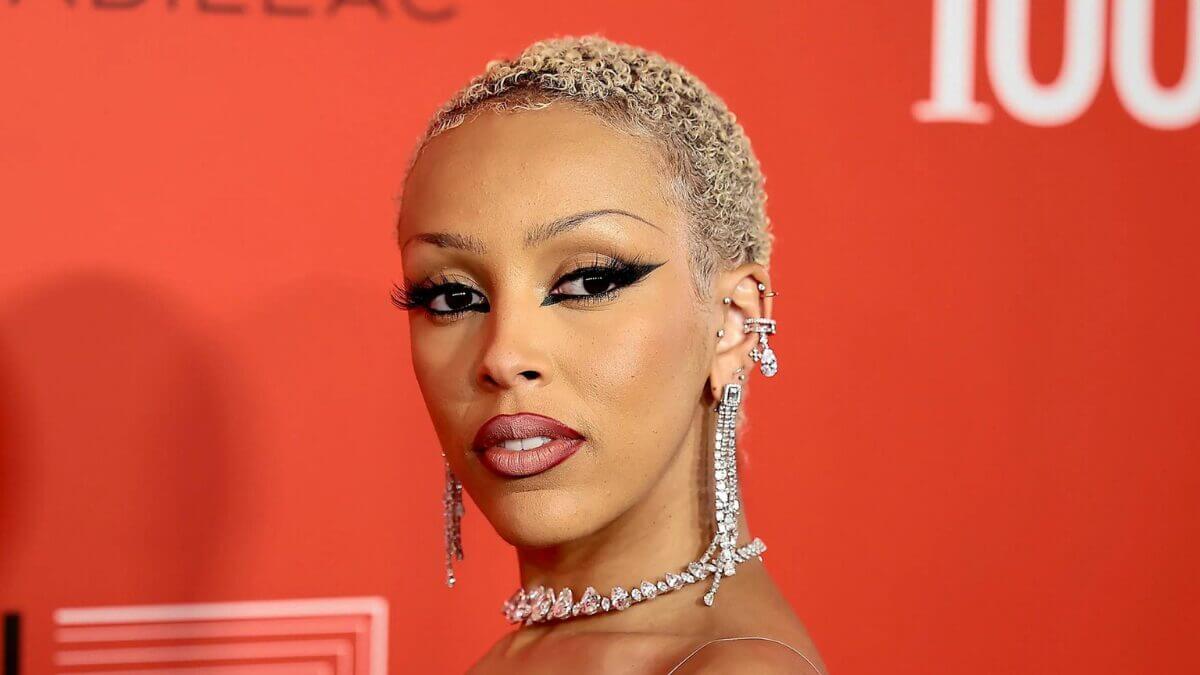 Doja Cat revela em entrevista o que pensa sobre retorno ao pop