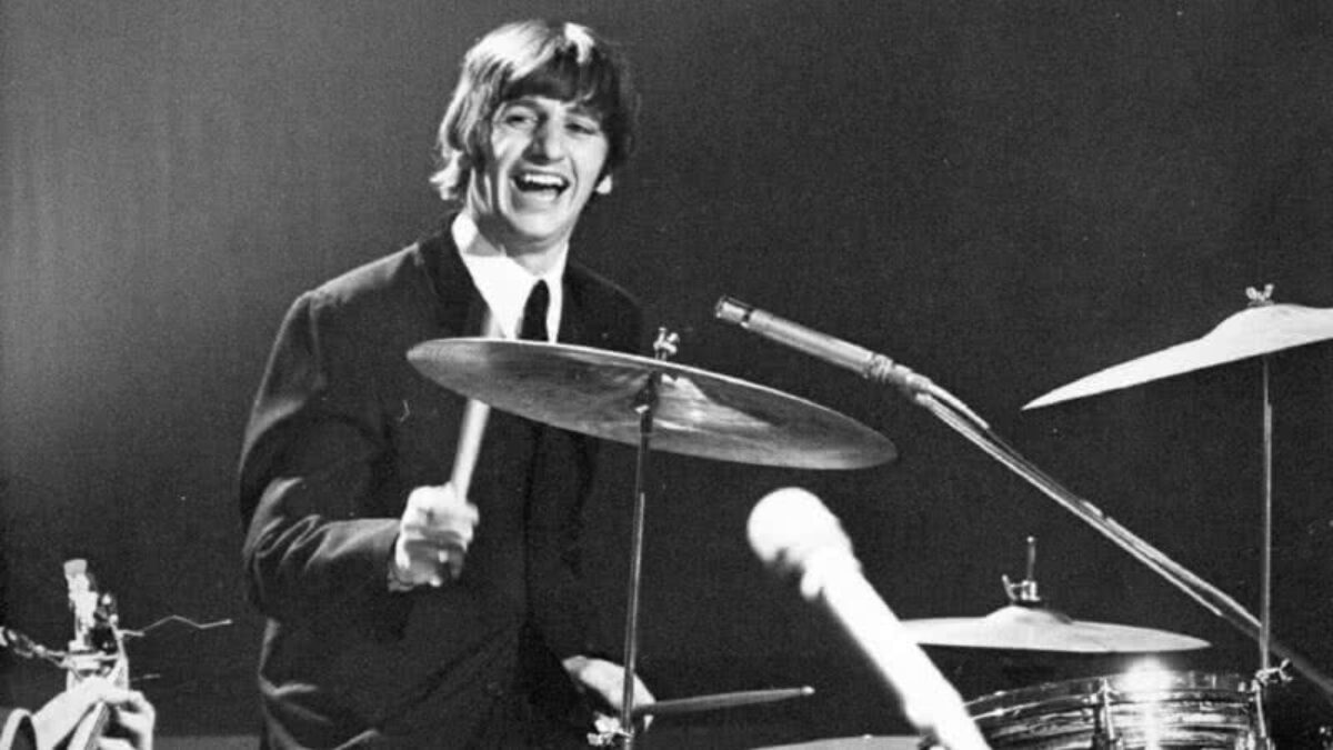 Ringo Starr não aprova roteiro e pede mudanças em seu filme dos Beatles