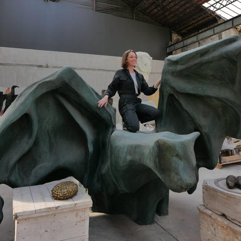 emma webster com escultura