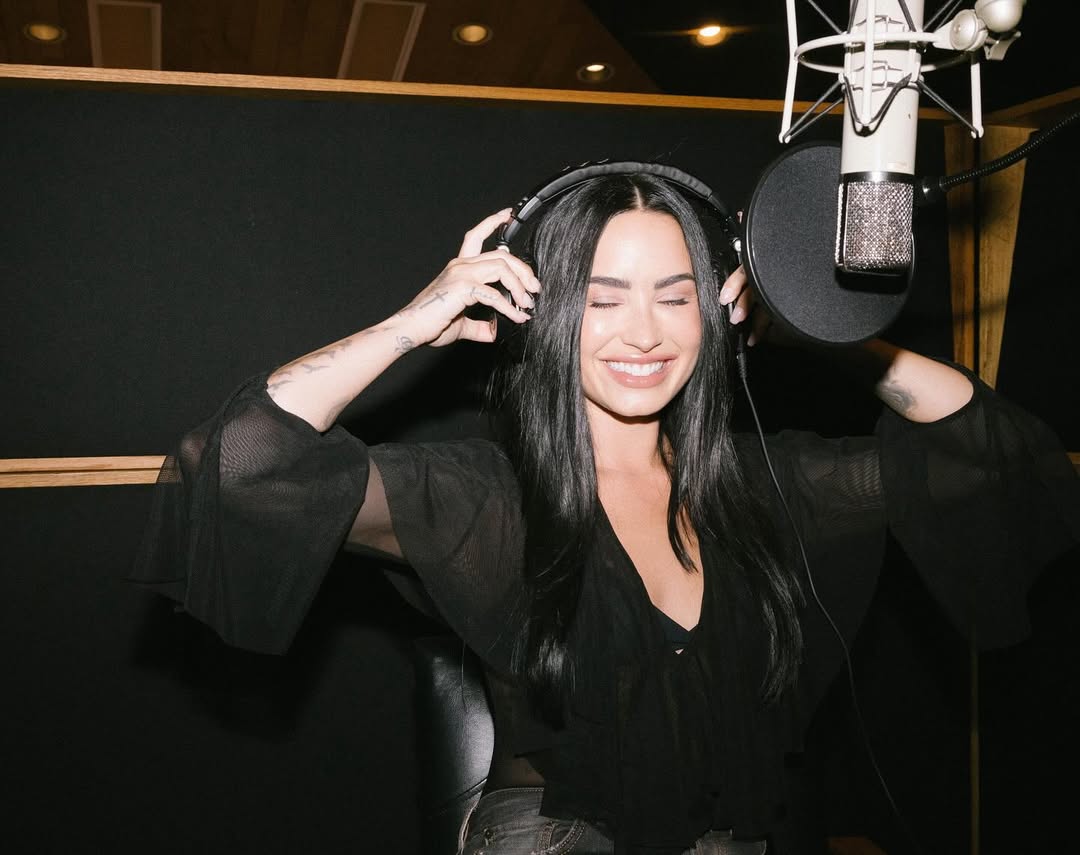 VÍDEO: Demi Lovato canta cover de Whitney Houston