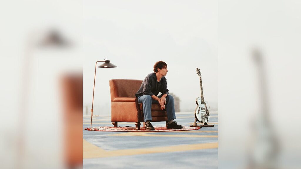 O EP "7" é composto por três músicas, incluindo o hit "Além do Fim" (Foto: Divulgação, Di Ferrero)