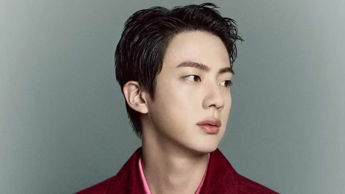 Show solo de Jin, do BTS, vai ser exibido nos cinemas brasileiros ao vivo