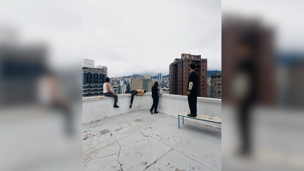 “As Cores, As Curvas e as Dores do Mundo” foi lançado em 27 de maio de 2025, sendo o quinto álbum de estúdio da Lagum (Foto: Divulgação, Banda Lagum)
