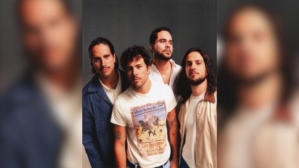 A banda é formada pelo quarteto Pedro Calais, Zani, Chico e Jorge (Foto: Breno Galtier, Divulgação)