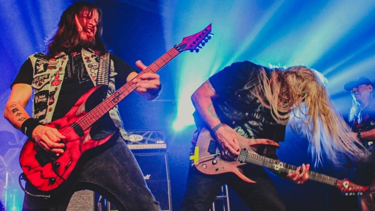 Vocalista explica por que você não deve ouvir metal pelo celular