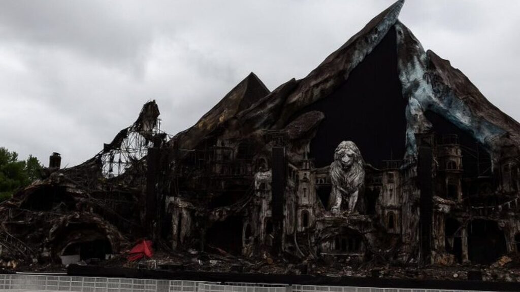 Opalco principal do Tomorrowland Bélgica foi atingido por um incêndio (Foto: Reprodução, Redes Sociais)