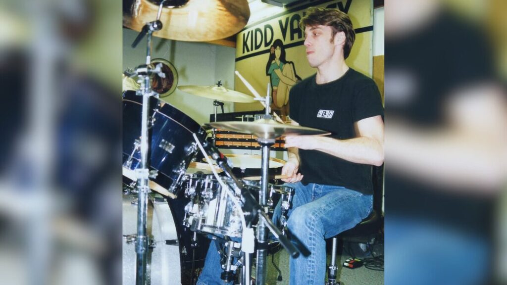 Antes do Pearl Jam Matt tinha tocado com o grupo Soundgarden entre 1986 e 1997 (Foto: Reprodução, Redes Sociais)