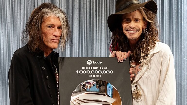 foto para ilustrar membros do aerosmith e com legenda informativa sobre a banda