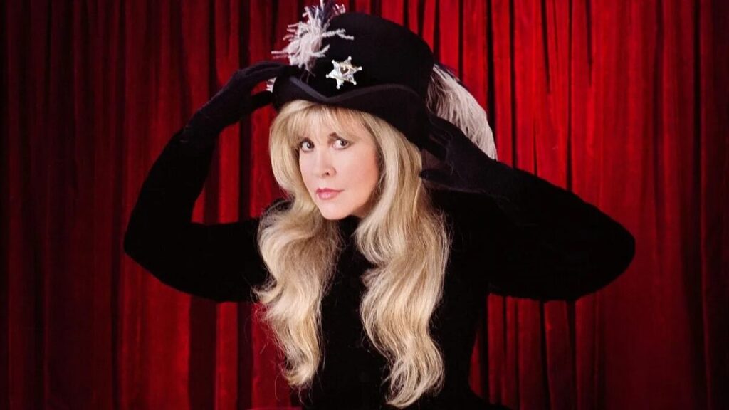 Stevie Nicks fez história no Fleetwood Mac (Foto: Reprodução, Redes Sociais)