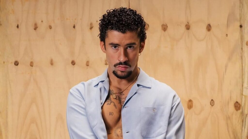 O cantor Bad Bunny já soma 16 músicas e nove álbuns no topo das paradas da Billboard (Foto: Reprodução/Redes Sociais)
