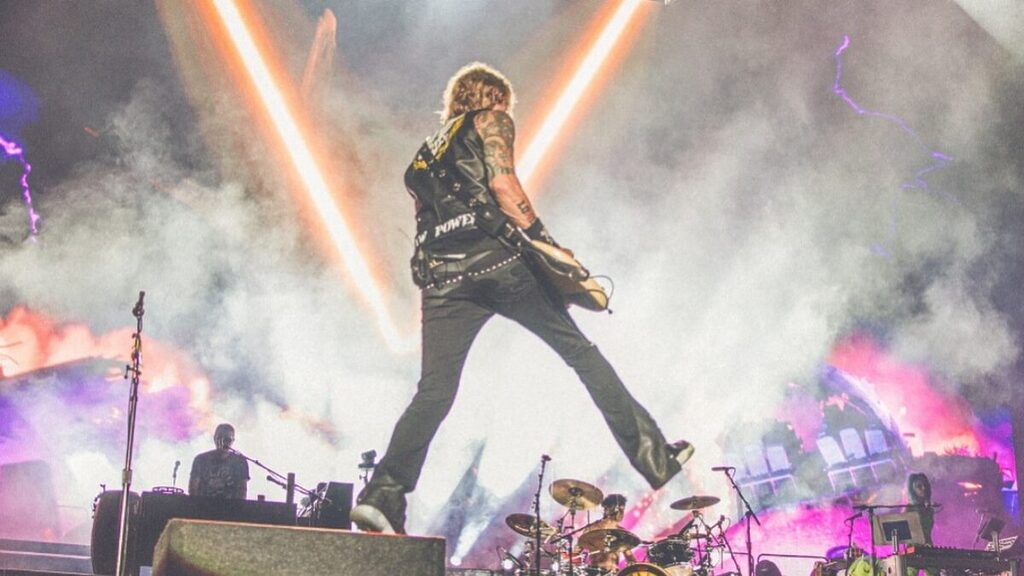 O baixista Duff McKagan também já havia indicado novos lançamentos do Guns N’ Roses. (Foto: Reprodução/Redes Sociais)