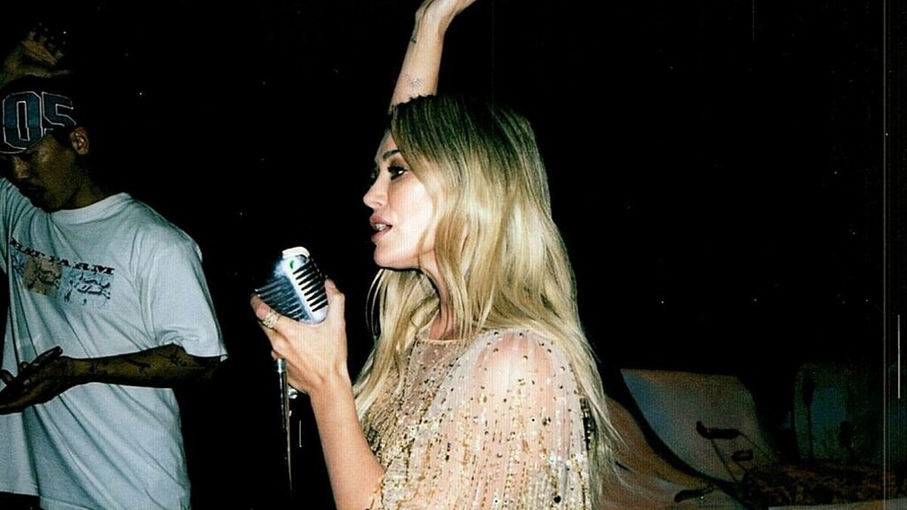 O novo disco da cantora será lançado em fevereiro de 2026 (Foto: Reprodução/Redes Sociais)