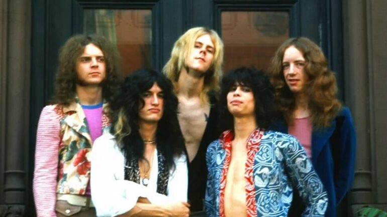 Até hoje, o quinteto — Steven Tyler, Joe Perry, Brad Whitford, Tom Hamilton e Joey Kramer — já vendeu mais de 150 milhões de álbuns em todo o mundo (Foto: Robert Agriopolous)