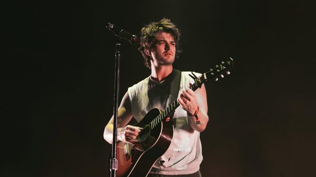 Joe Keery interpreta o personagem Steven Harrington na série Stranger Things da Netflix (Foto: Divulgação/Caity Krone)