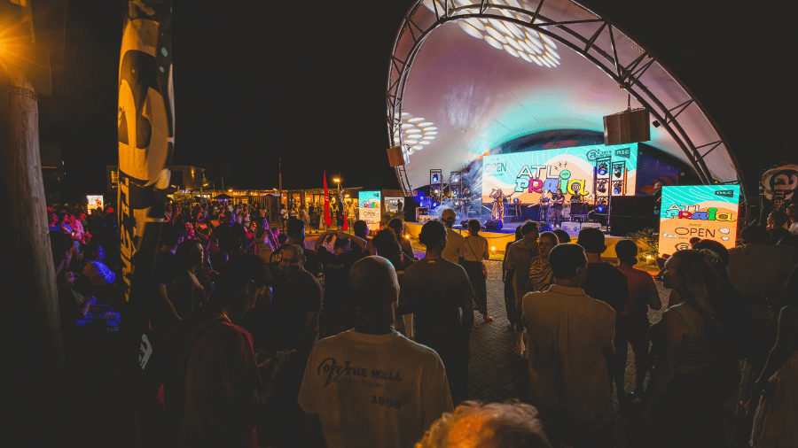 ATL na Praia encerra despedida do verão no Jurerê Open