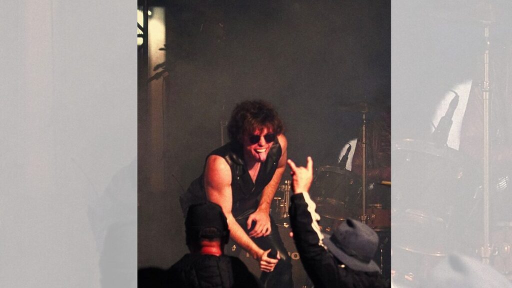 Atlântida SC recebe Matheus Bueno, da banda Os Extintos, antes de show no aniversário de 175 anos de Joinville