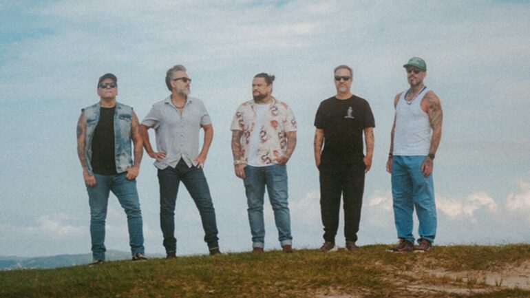 O videoclipe de “Rádio Love Nacional” conta com cenas captadas no Morro das Pedras (Florianópolis) e na Serra da Boa Vista (Rancho Queimado) (Foto: Divulgação/Jorge Daux)