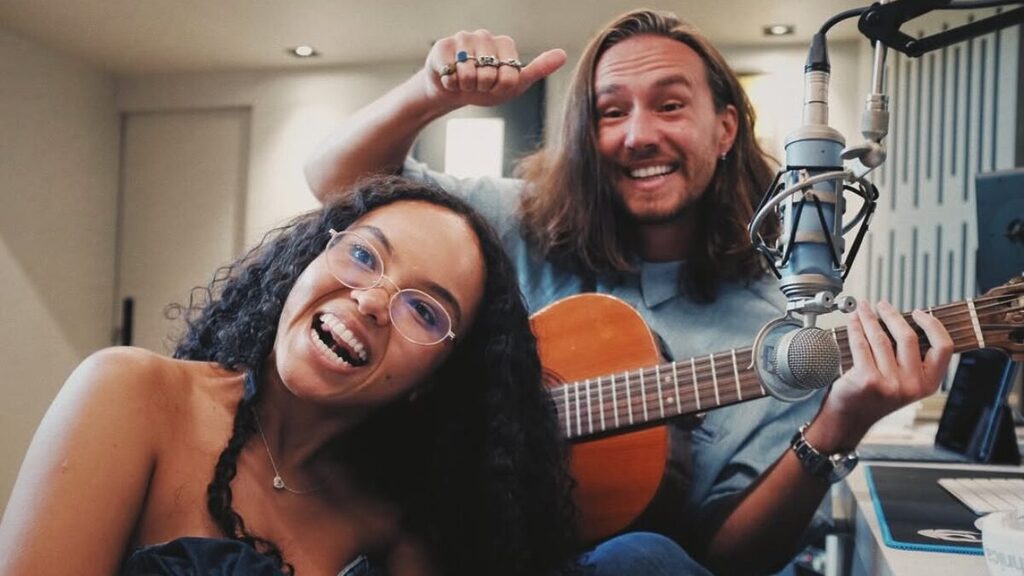  Vitor também compartilhou cliques dos bastidores da produção por meio das redes sociais (Foto: Reprodução/Redes Sociais)