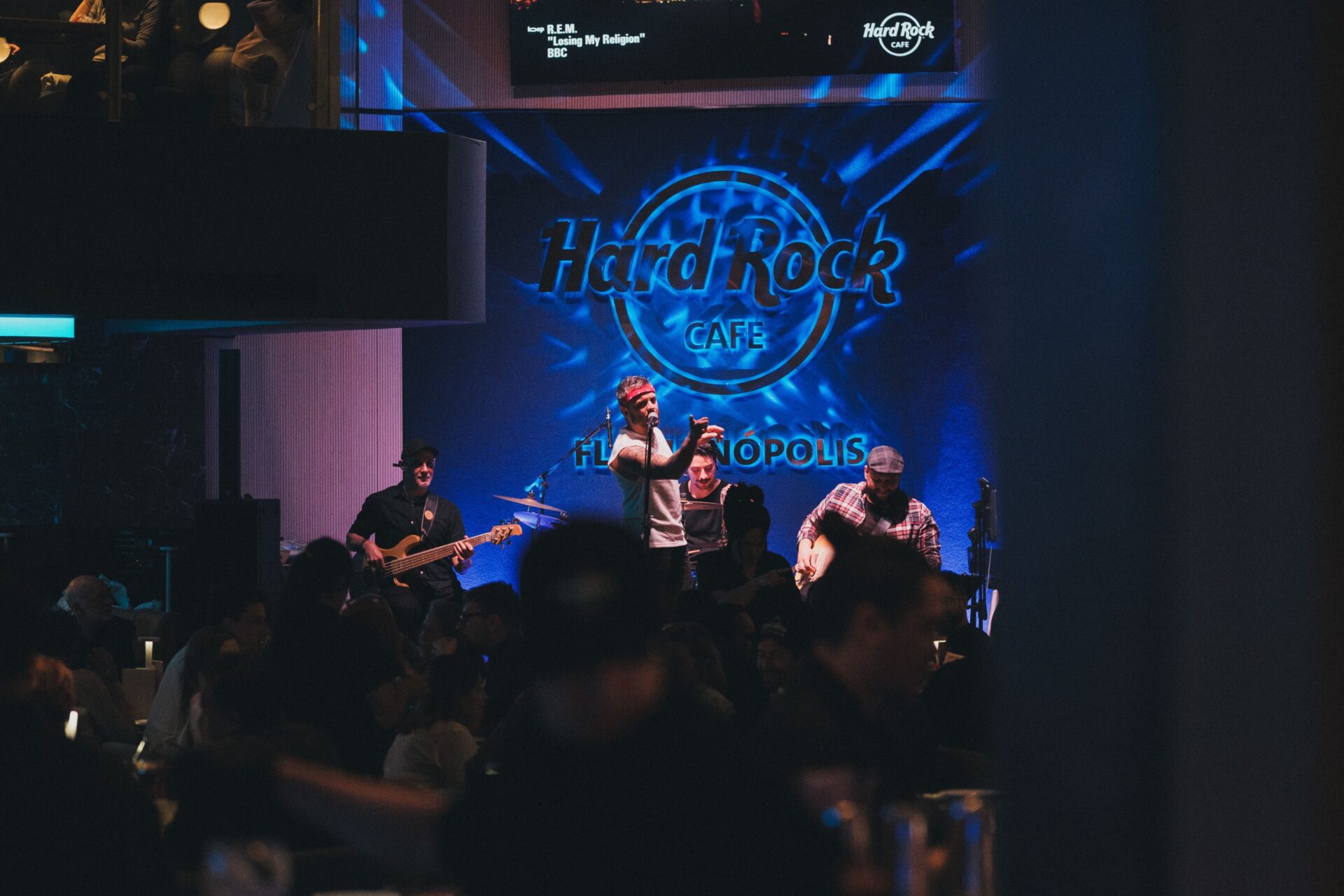 Villa Romana Shopping celebra Dia do Rock no Hard Rock Cafe