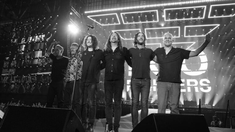 O grupo acumula 15 Grammys e 12 álbuns de estúdio. (Foto: Marts Augusts/ Instagram Foo Fighters)