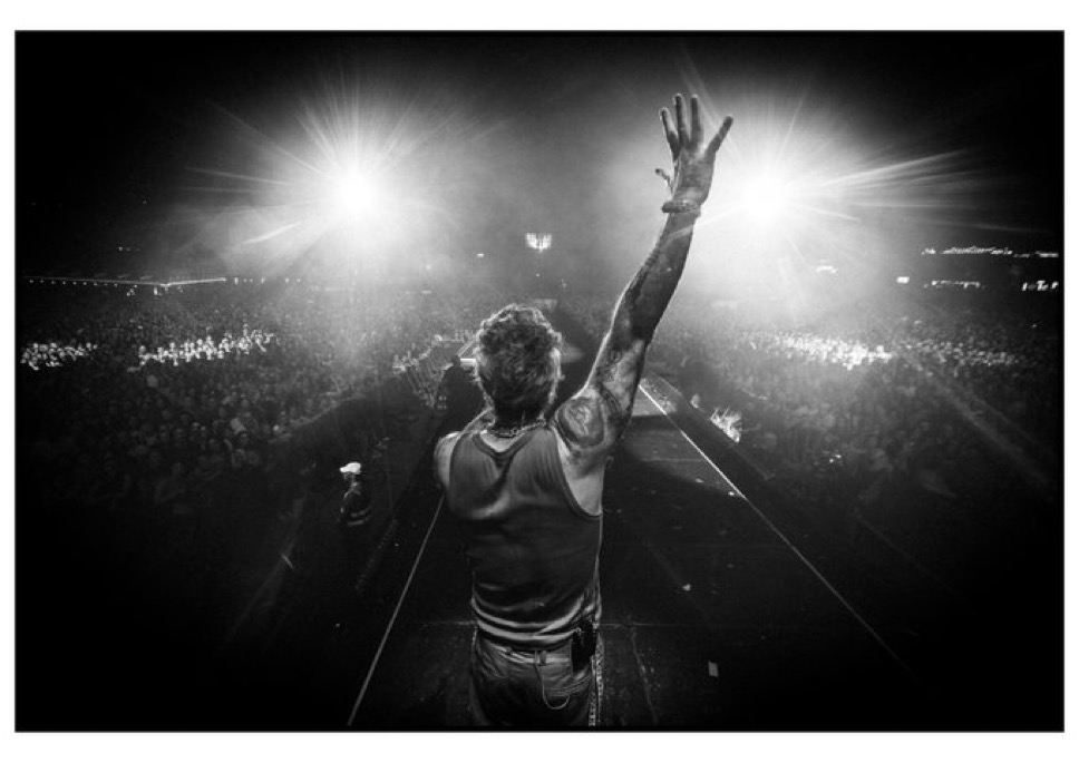 Robbie Williams inclui Brasil na rota da BRITPOP 2026 Tour